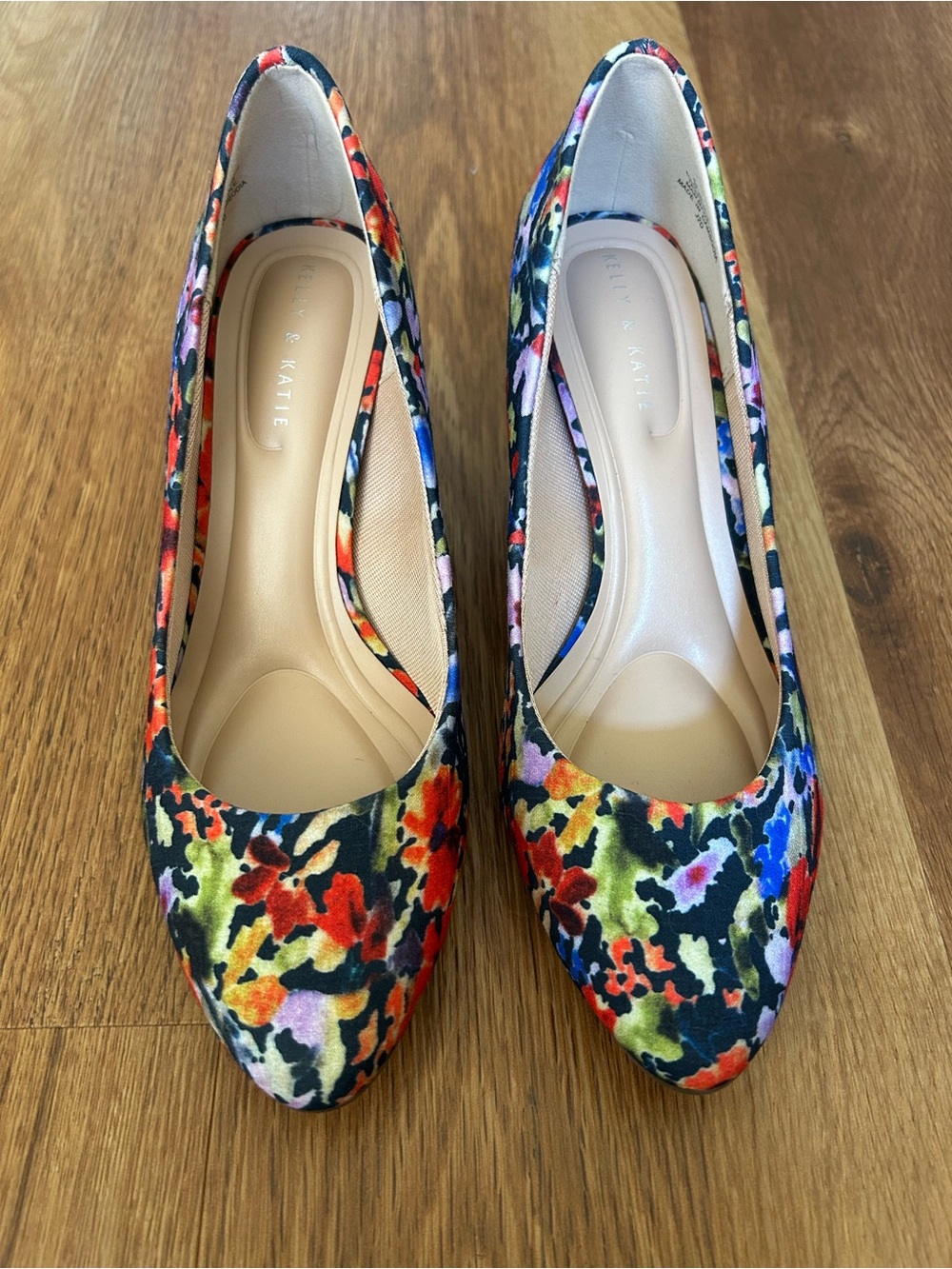 Kelly & Katie Black Multicolor Floral Pointed-Toe Flats
